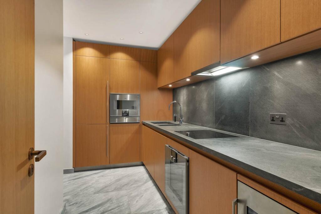 Apartment in London, Royal Borough of Kensington and Chelsea - View 3