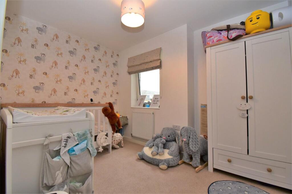 Apartment in Southall - View 4