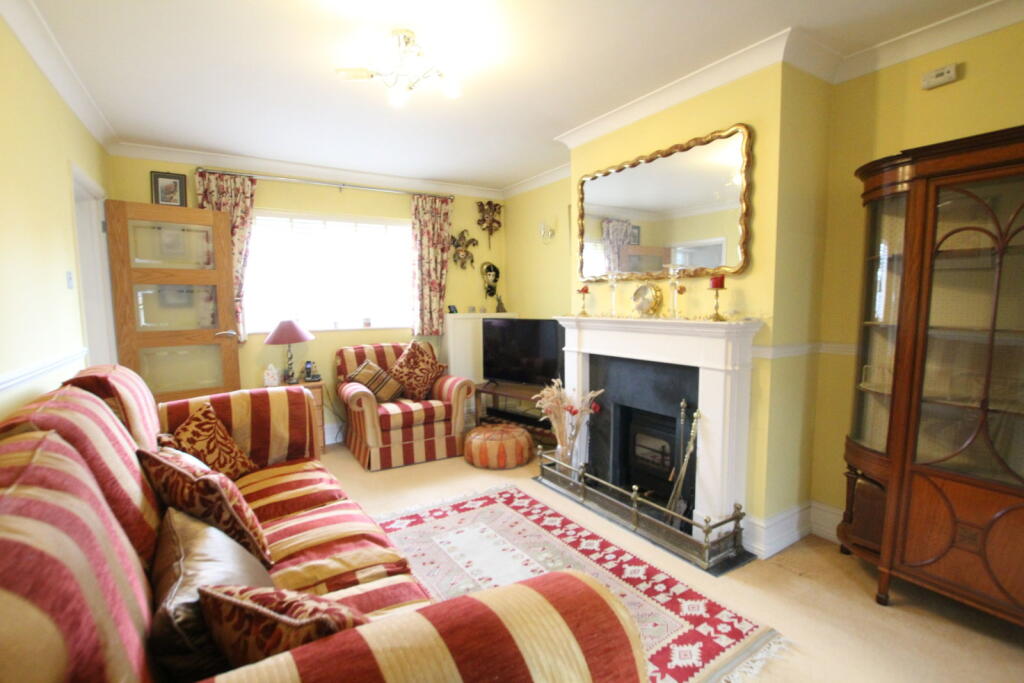 House in Sandy, Central Bedfordshire - More