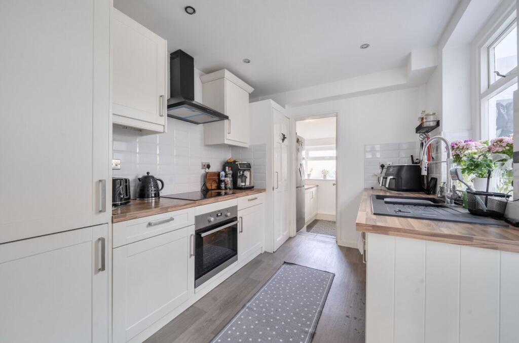 Ludgershall, Andover, SP11 9NX photo 4