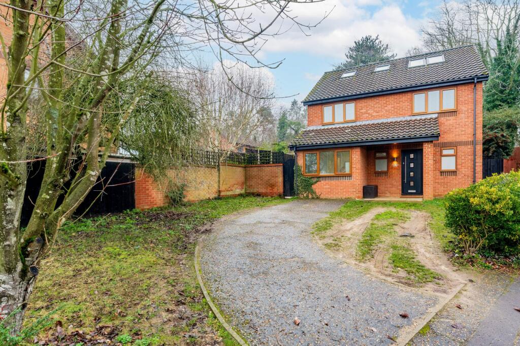 5-bed detached on Layer Close, Norwich, £400,000