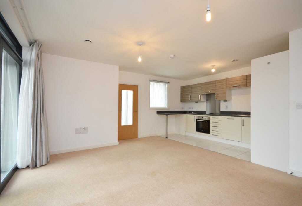 Apartment in Bristol - View 3