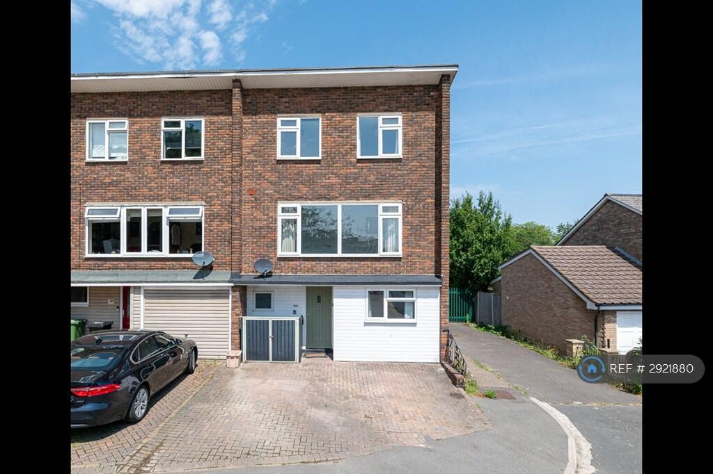 Main image of property: Great Gregorie, Basildon, SS16