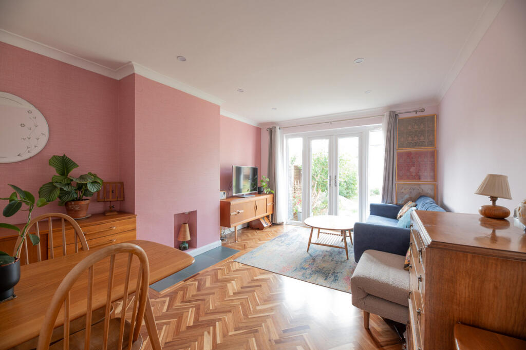 House in Southend-on-Sea, Leigh-on-Sea - View 2
