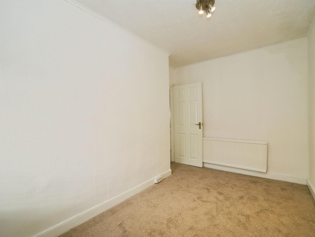 House in Pontypridd, Rhondda Cynon Taf - More