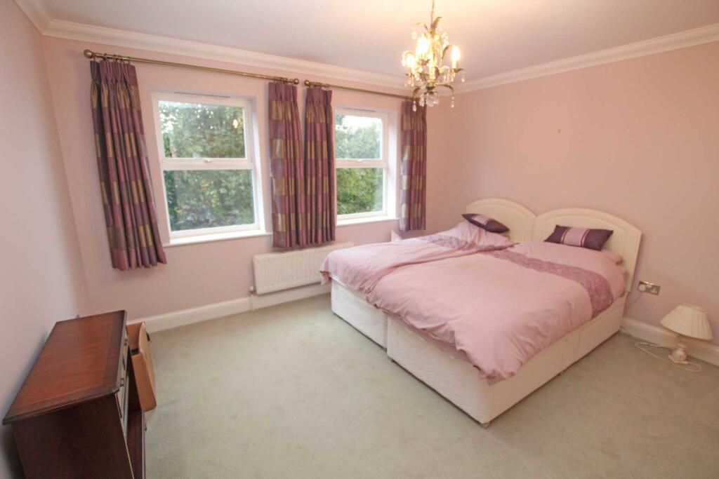 Apartment in Eastbourne, East Sussex - More