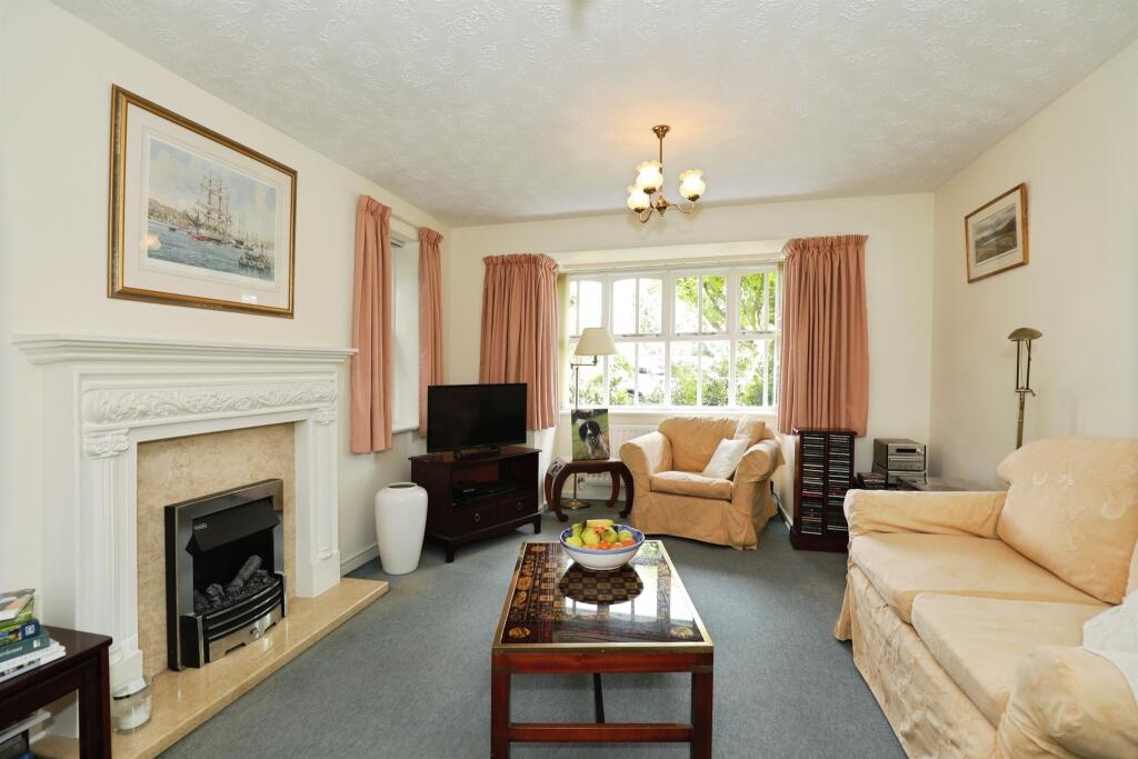 House in Lostock Gralam, Cheshire West and Chester - View 4