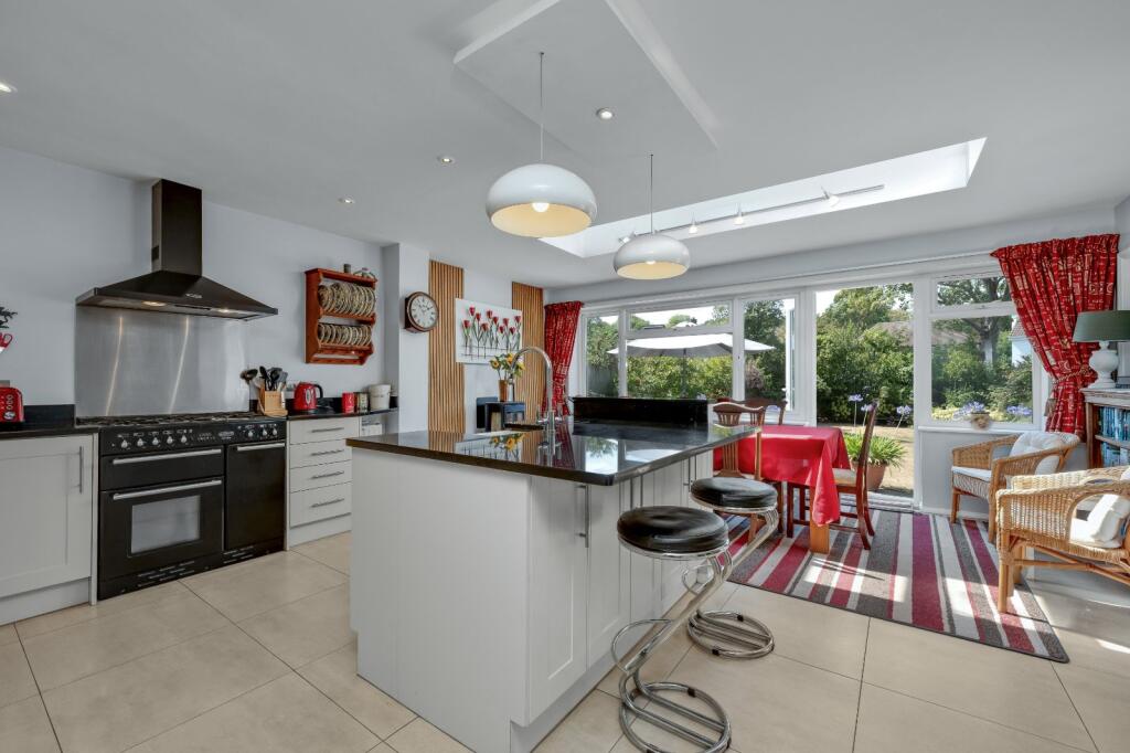 House in Elmbridge, Surrey - More