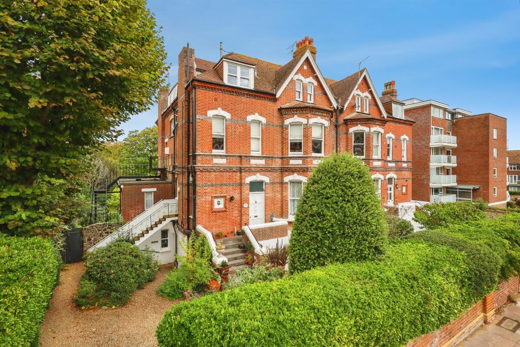 2-bed flat on Silverdale Road, Eastbourne, £260,000
