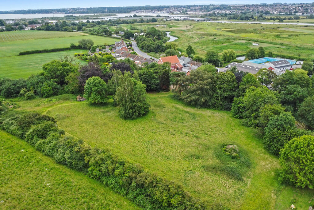 Bergholt Road, Brantham, Manningtree photo 2