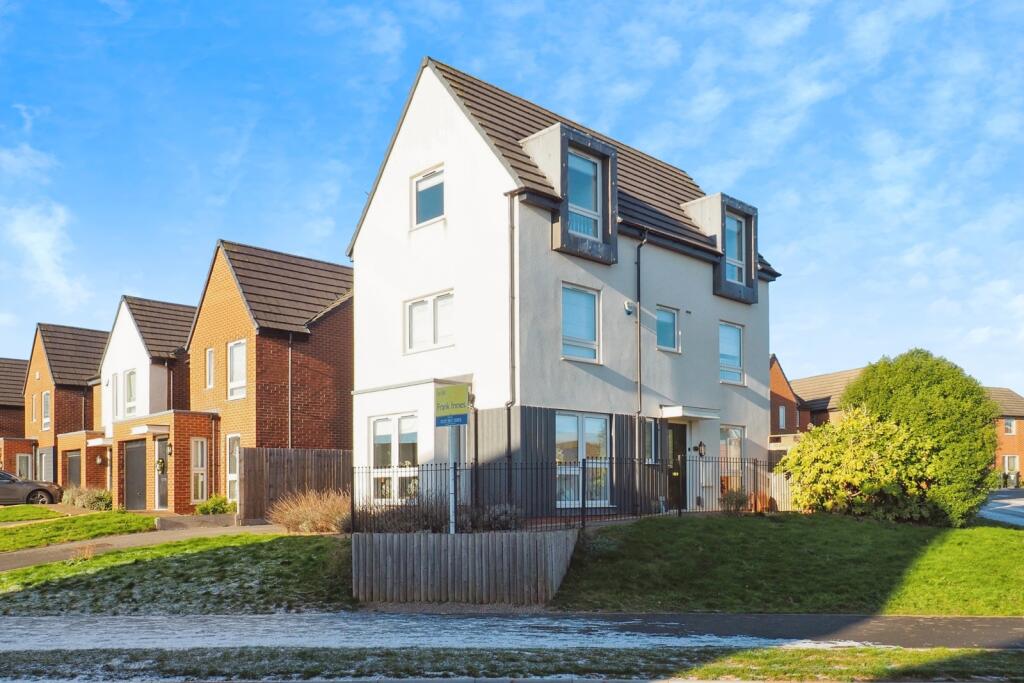 Main image of property: Waldrom Road, Gedling, Nottingham, Nottinghamshire, NG4