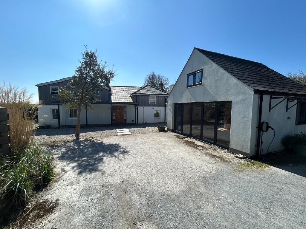 Main image of property: Carnon Downs, TR3