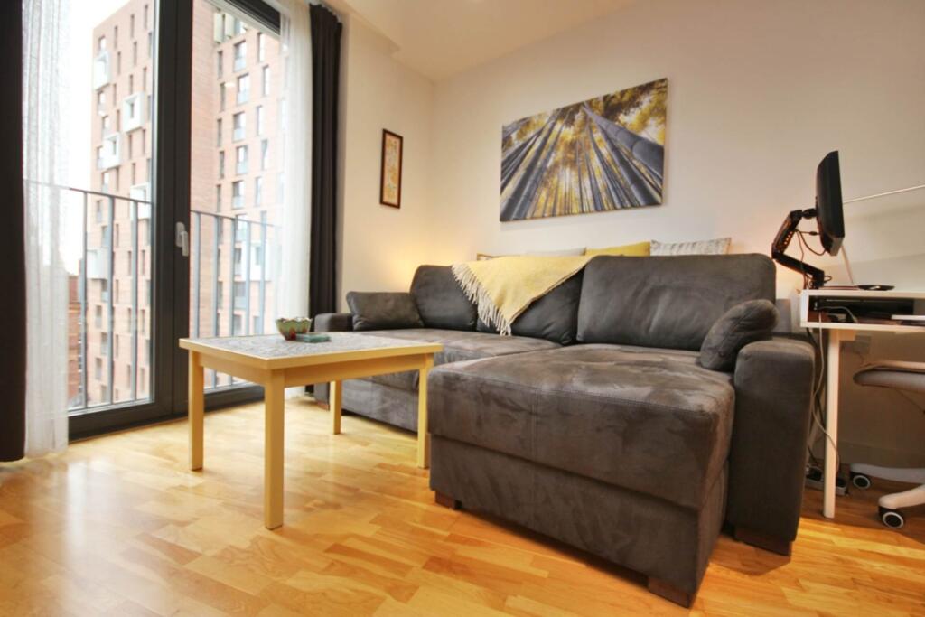 Piccadilly Place, Manchester photo 3