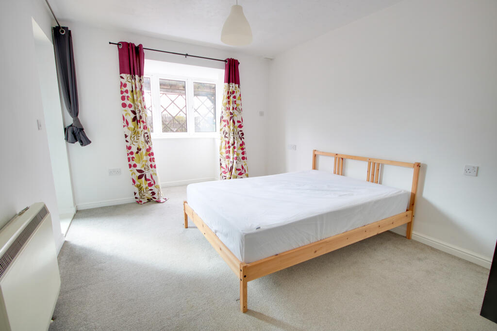 Main image of property: ST DENYS! NO FORWARD CHAIN! LONG LEASE!