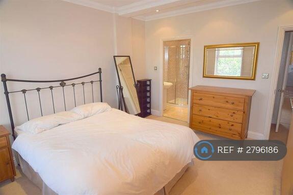 Main image of property: Central Road, Worcester Park, KT4