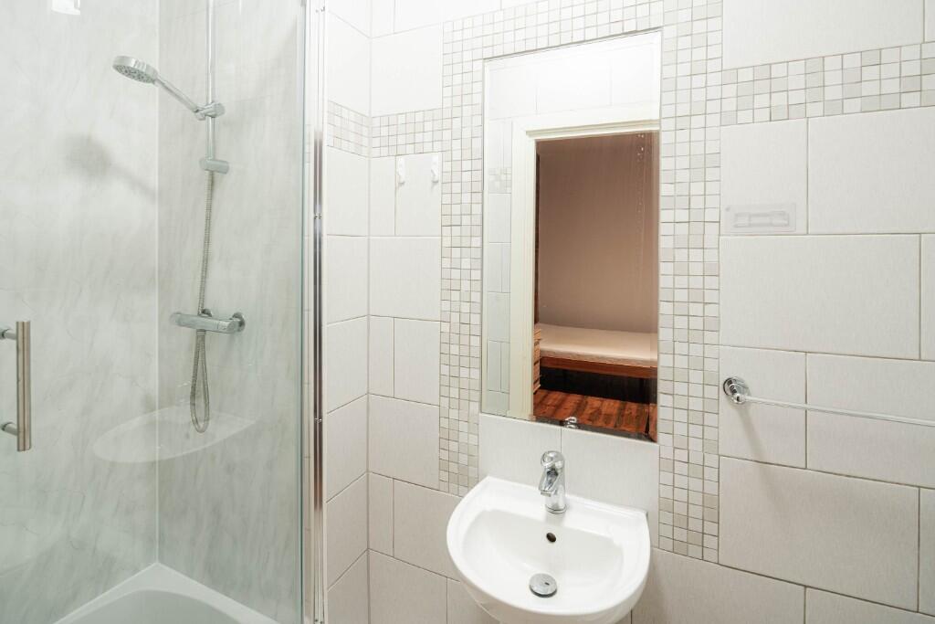 4 bedroom flat for rent