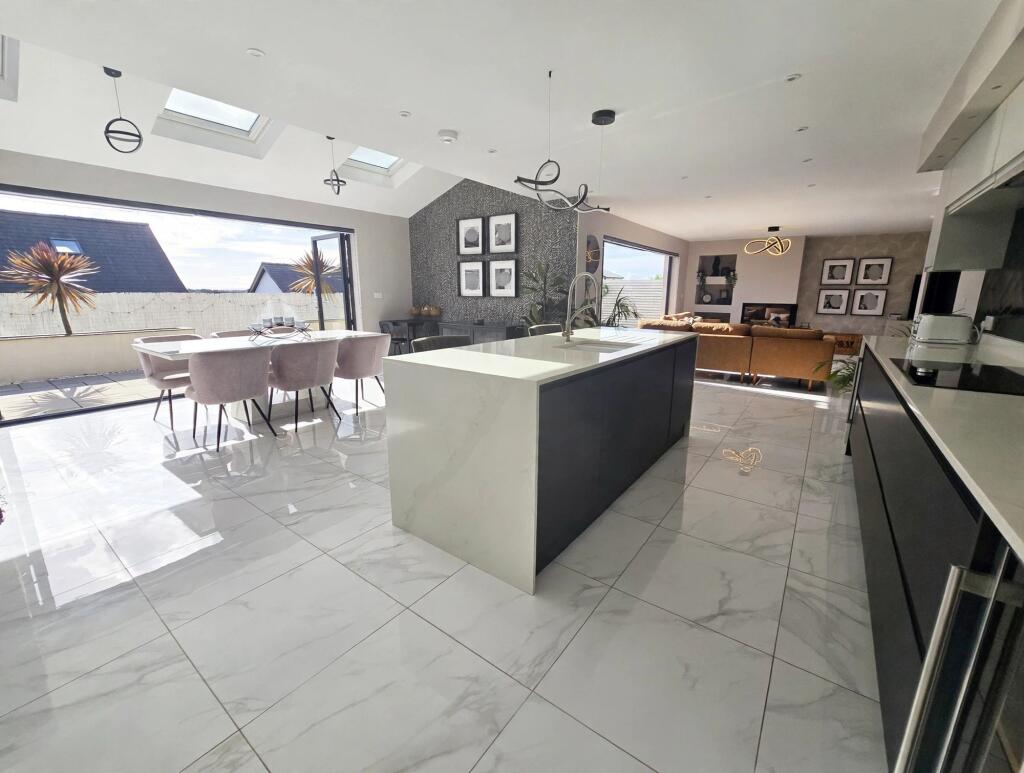 House in Cardiff, Ynysawdre - View 4