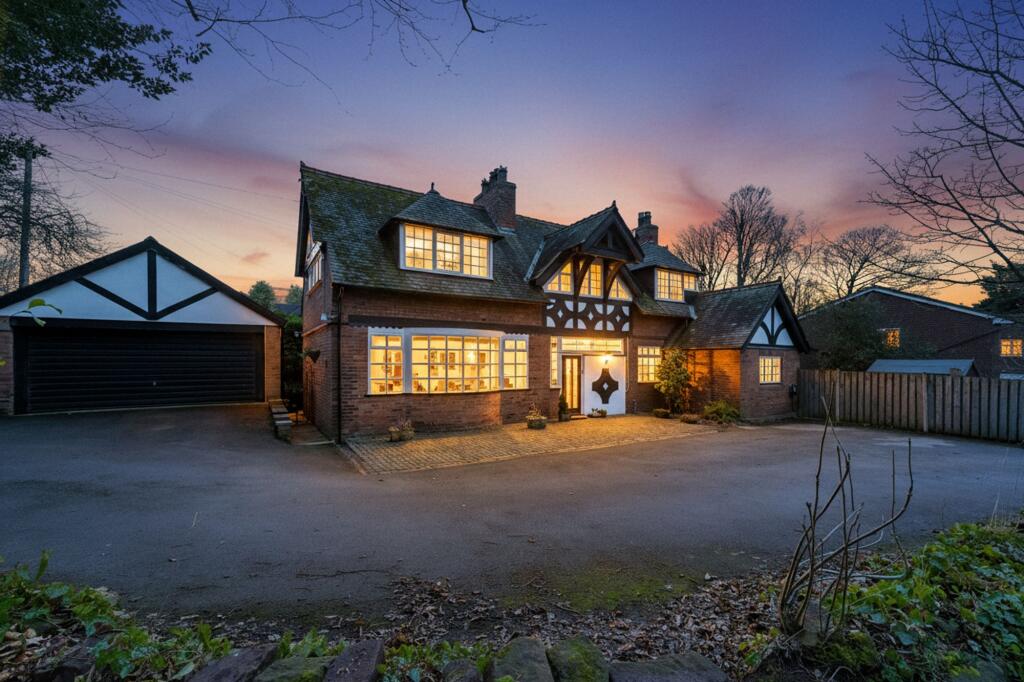 Main image of property: Eversley Lodge, 21 Hazlehurst Road, Frodsham, WA6 6EX