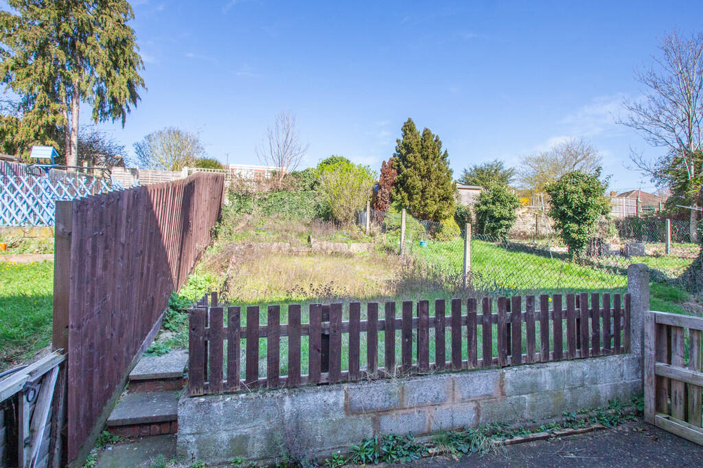 Red Row, Raunds photo 2
