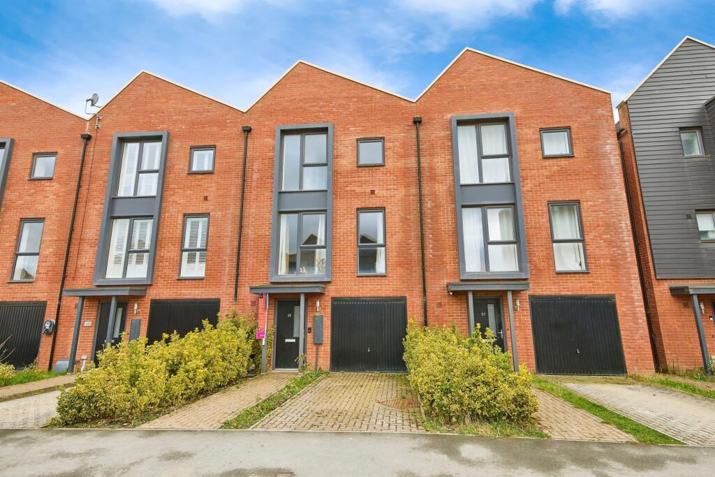 4-bed house on Kingsway Boulevard, Derby, £300,000