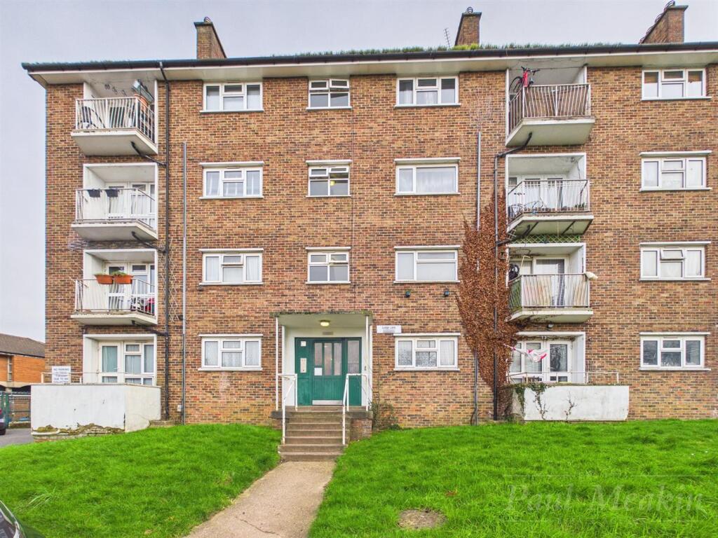 Main image of property: Lodge Lane, New Addington, Croydon