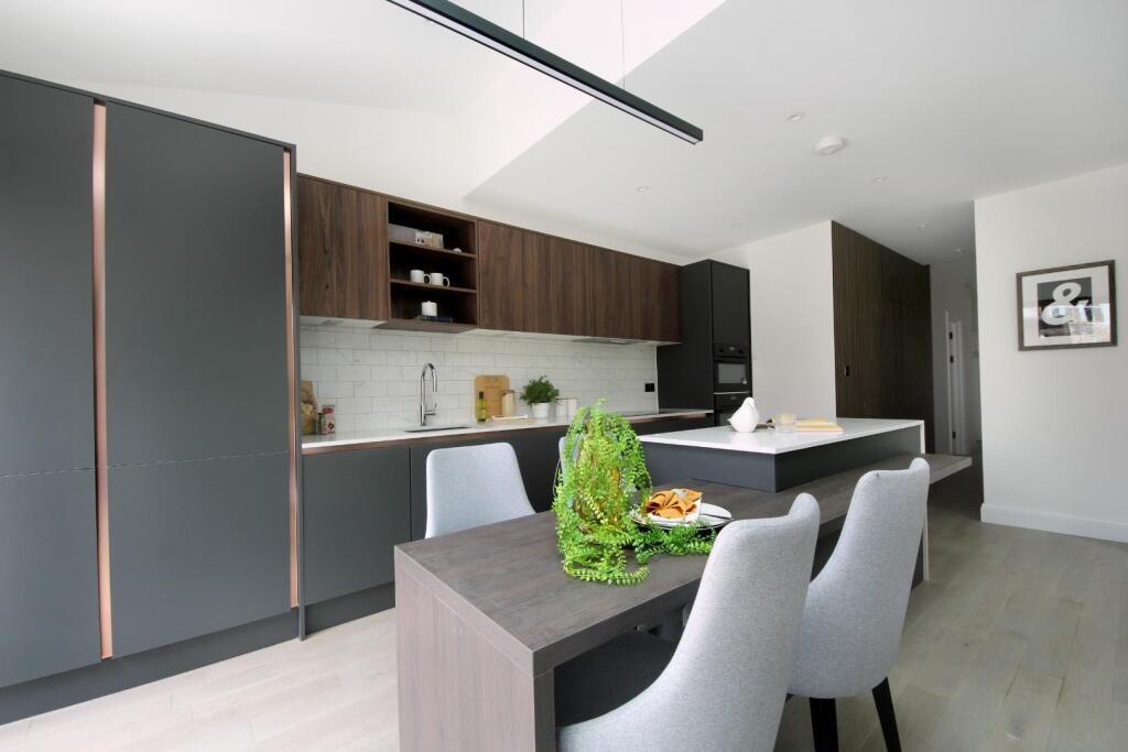 Apartment in London - View 3