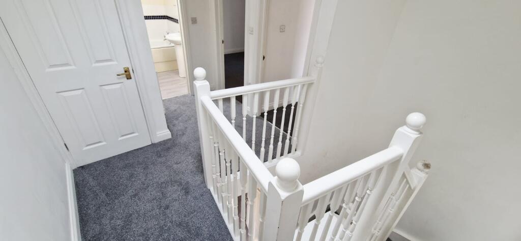 Apartment in Gravesham, Gravesend - View 5