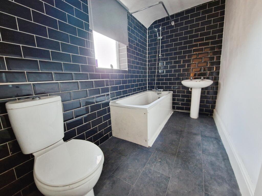 Firth Crescent, Rossington, Doncaster, DN11 photo 3
