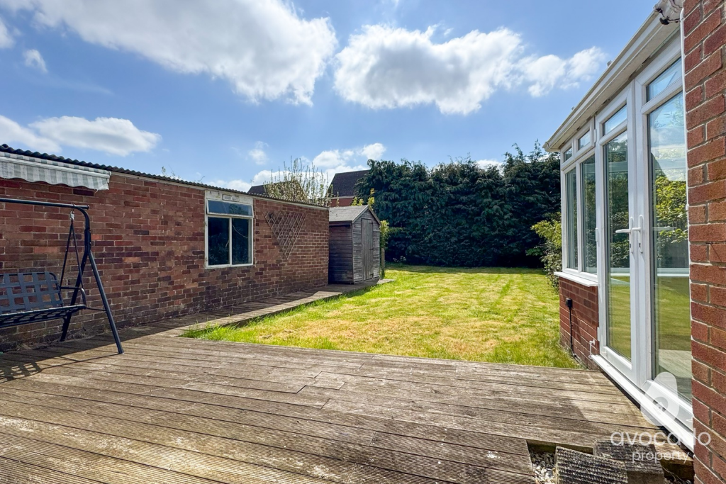 Longcroft Road, Thatcham - View 6