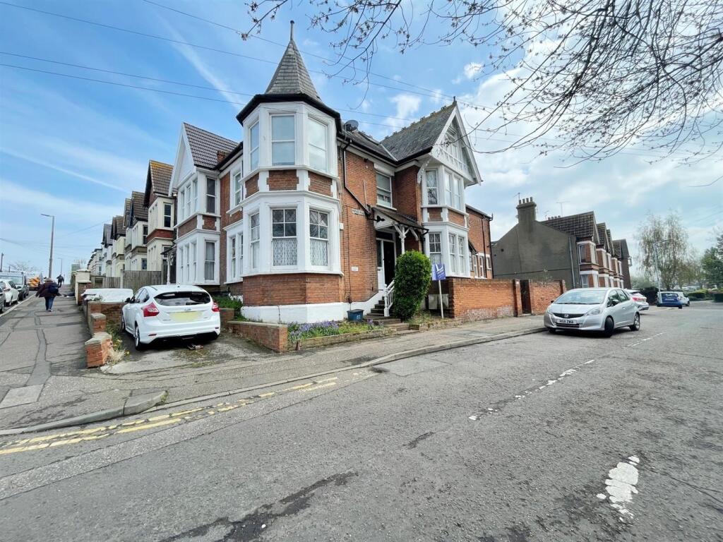 Main image of property: Ingledene Court, Southend-on-Sea