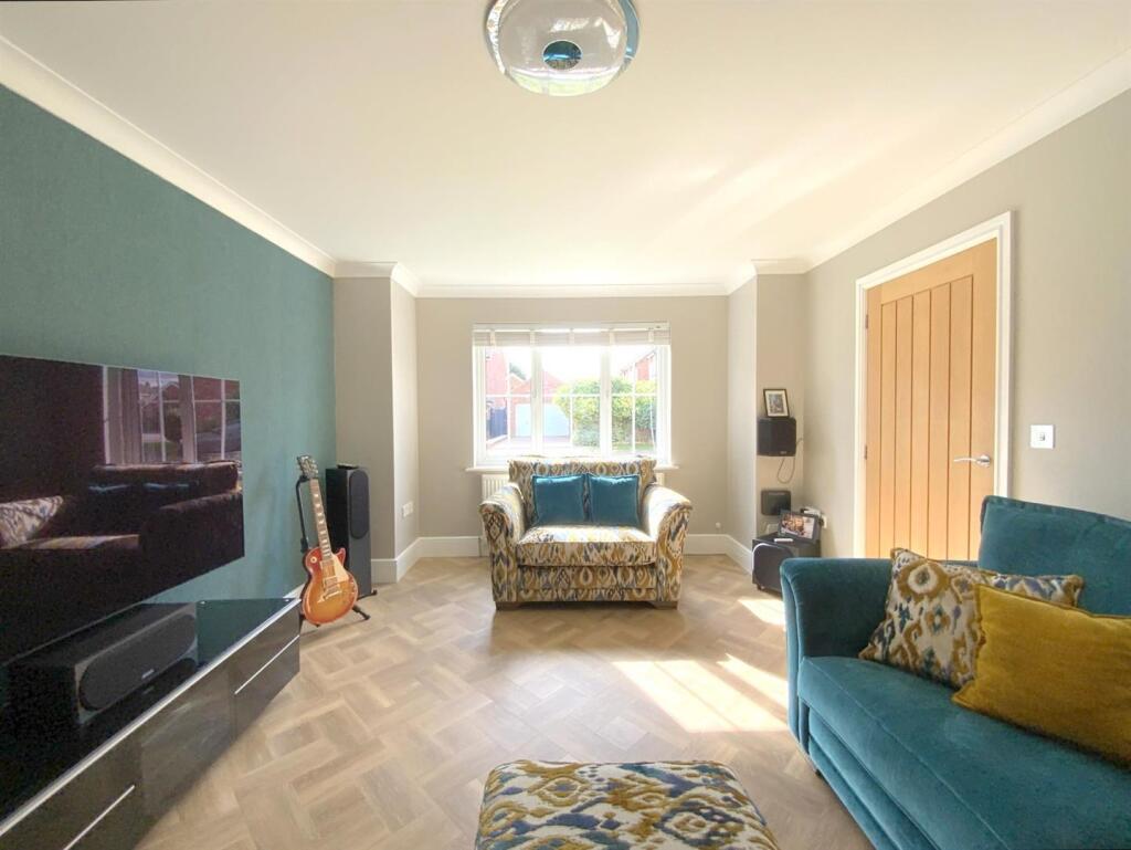 Permain Close, Scartho, Grimsby photo 4