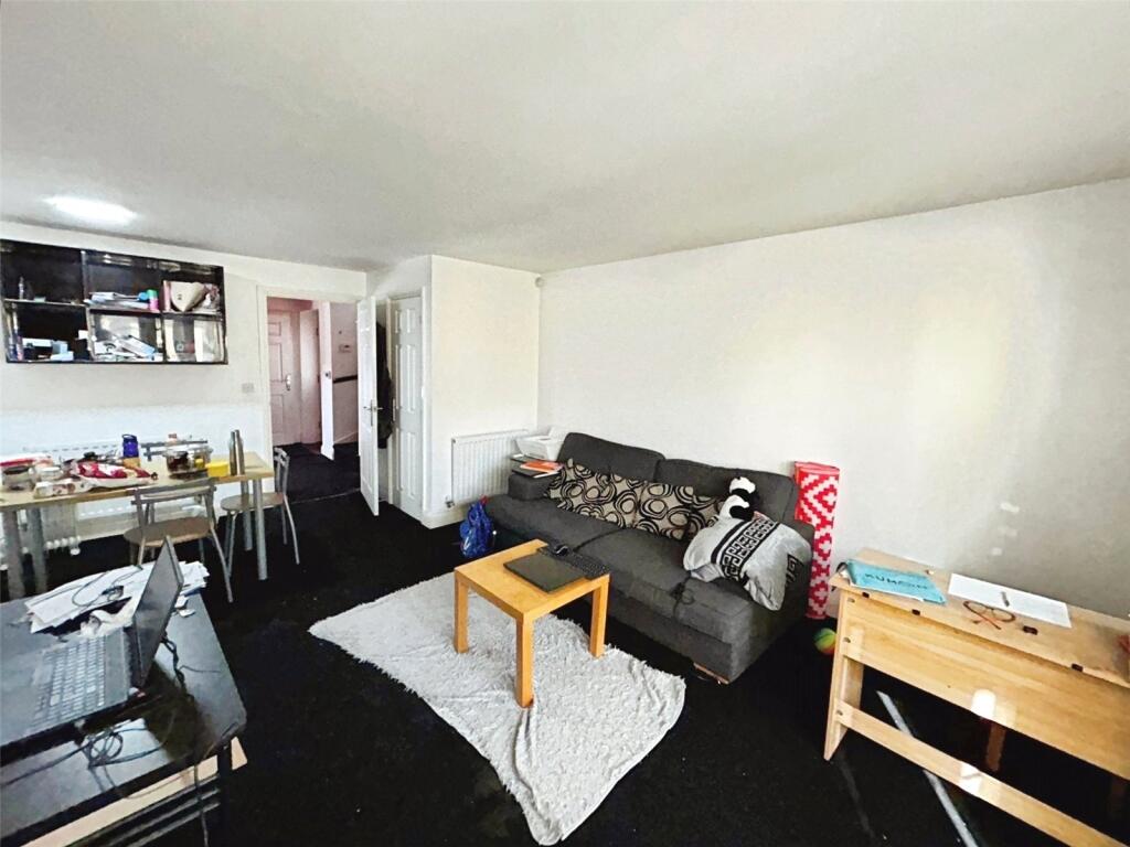 Hussar Court, Stoke, Coventry, CV3 - Widok 4