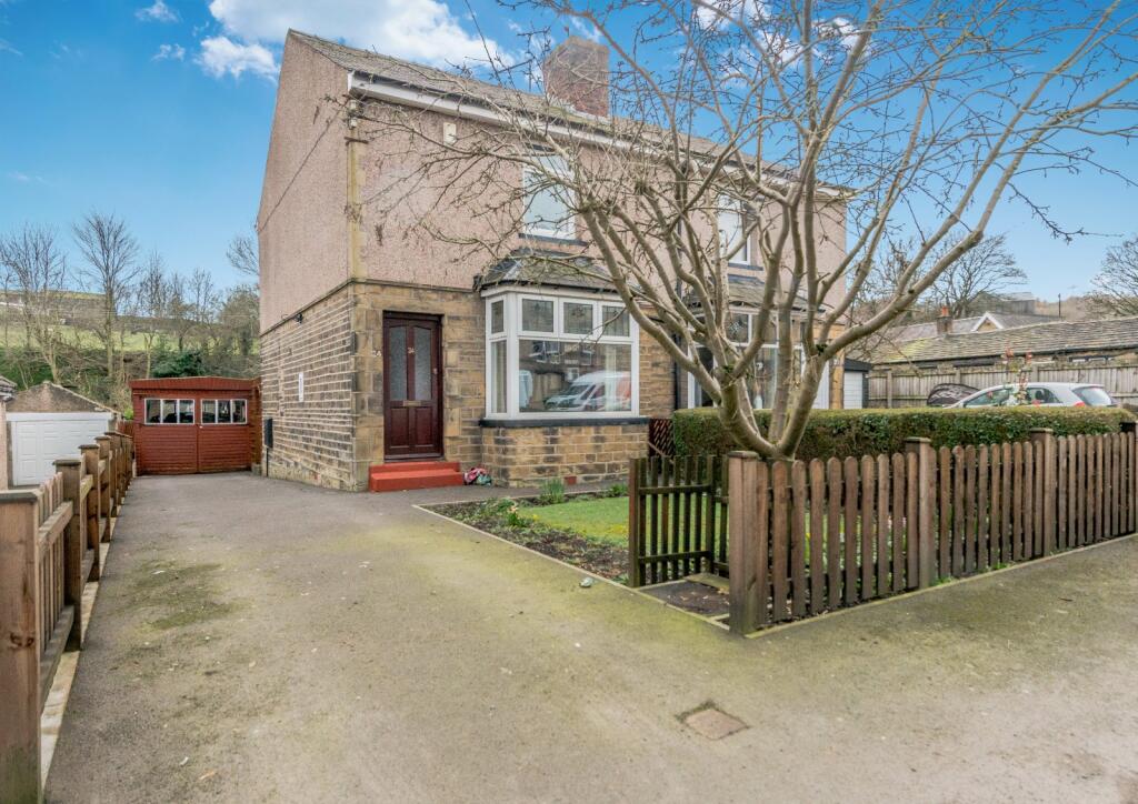 Walker Road, Oakenshaw, Bradford, West Yorkshire, BD12