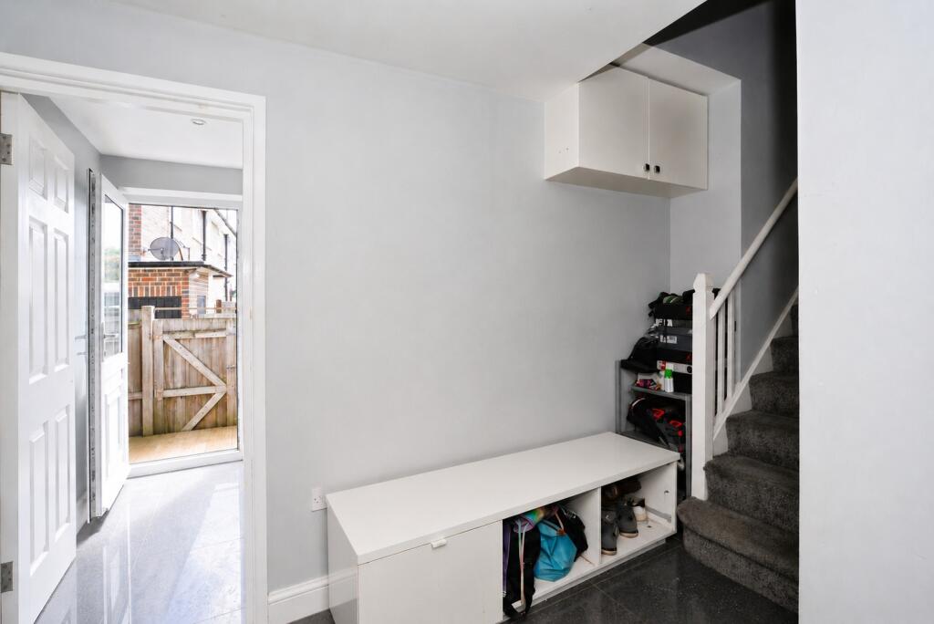 Apartment in Mid Sussex, Haywards Heath - More