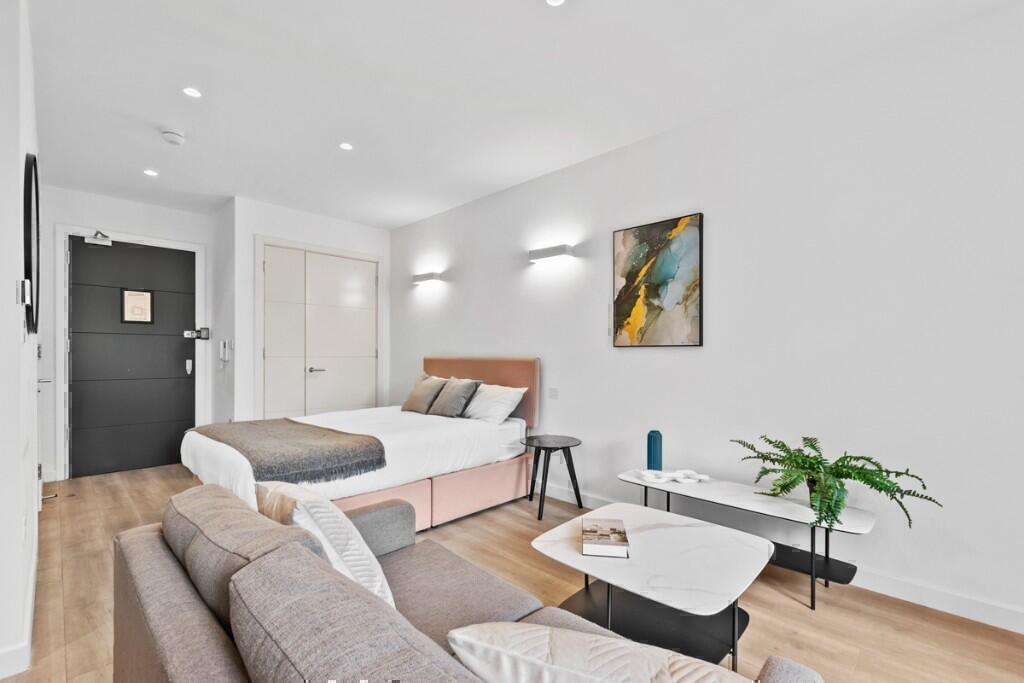 Apartment in Twickenham - View 4