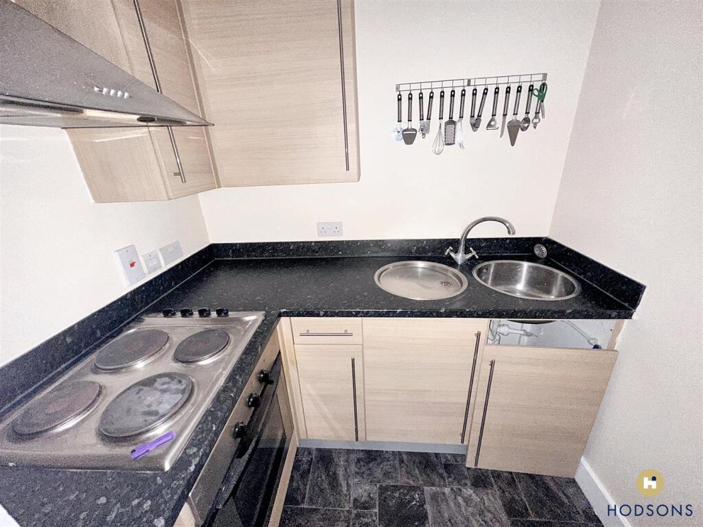 Apartment in Wakefield, West Yorkshire - View 3