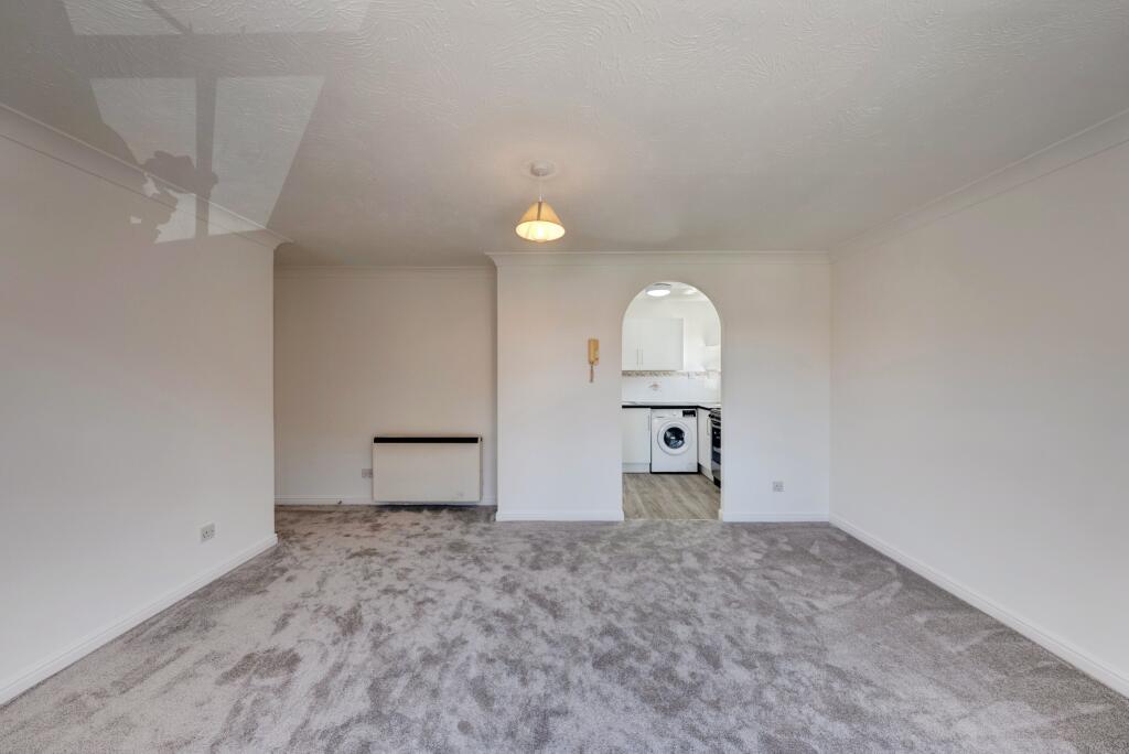 Apartment in Dartford, Stone - View 2