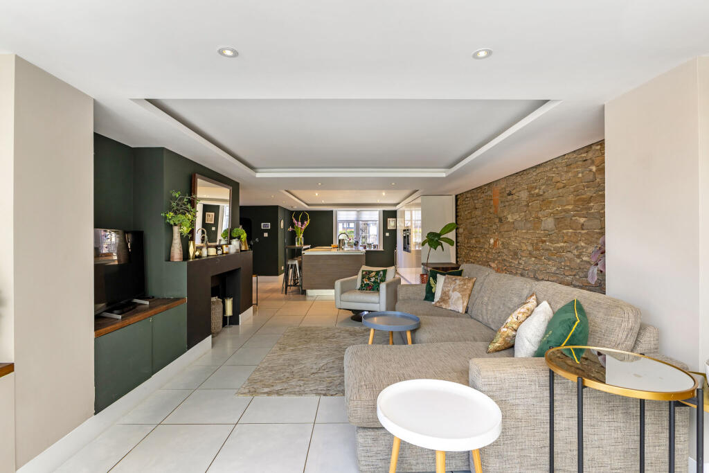 House in Guildford - View 5
