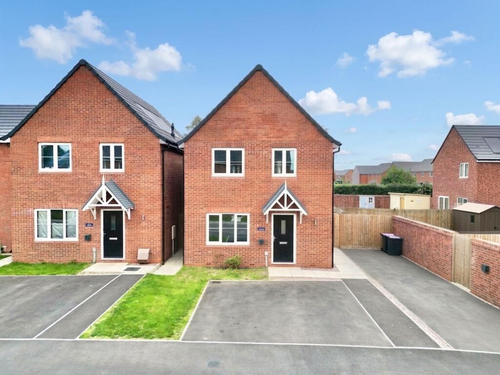 3-bed detached on Montgomery Place, Ayrshire Vale, TF9, £270,000