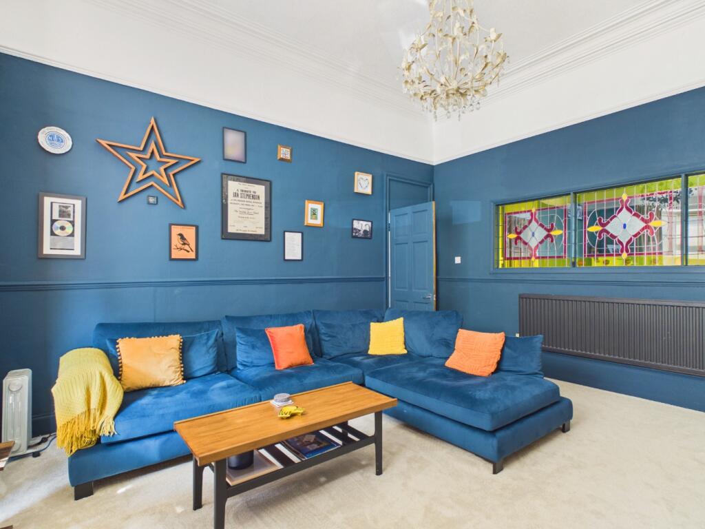 House in Hull - More