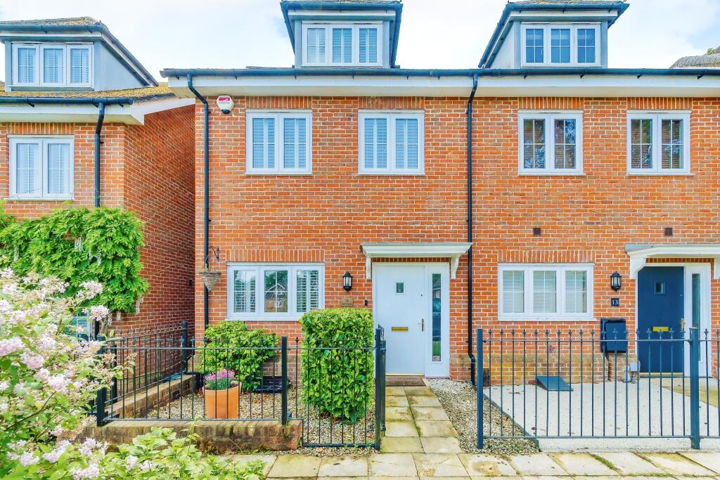 4-bed semi-detached on Bay Trees, Oxted, RH8, £650,000