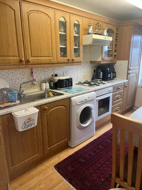 Apartment in Sutton - View 5