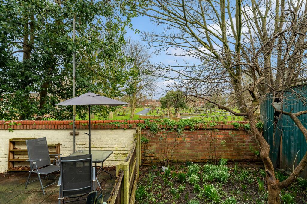 House in Runcorn, Dukesfield, Higher Runcorn - View 2