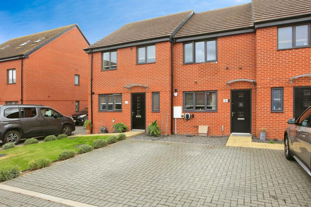 2-bed terraced on Blacksmith Mews, Peterborough, £195,000