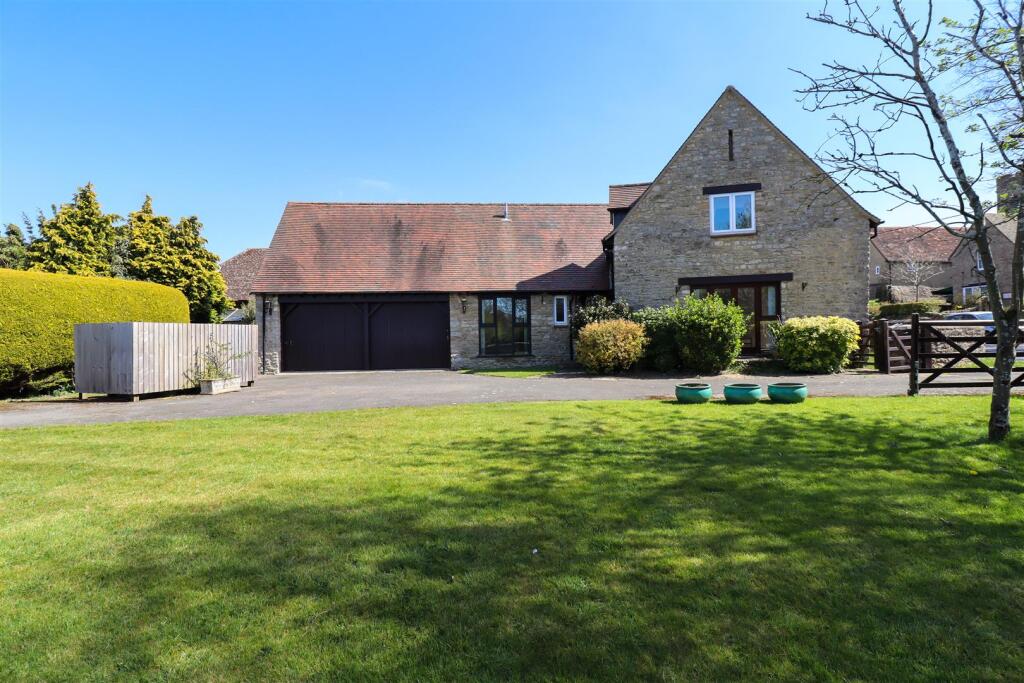 Main image of property: High Street, Cumnor, Oxford