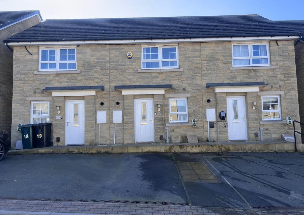2-bed terraced on Fern Avenue, Clayton, Bradford, BD14, £150,000