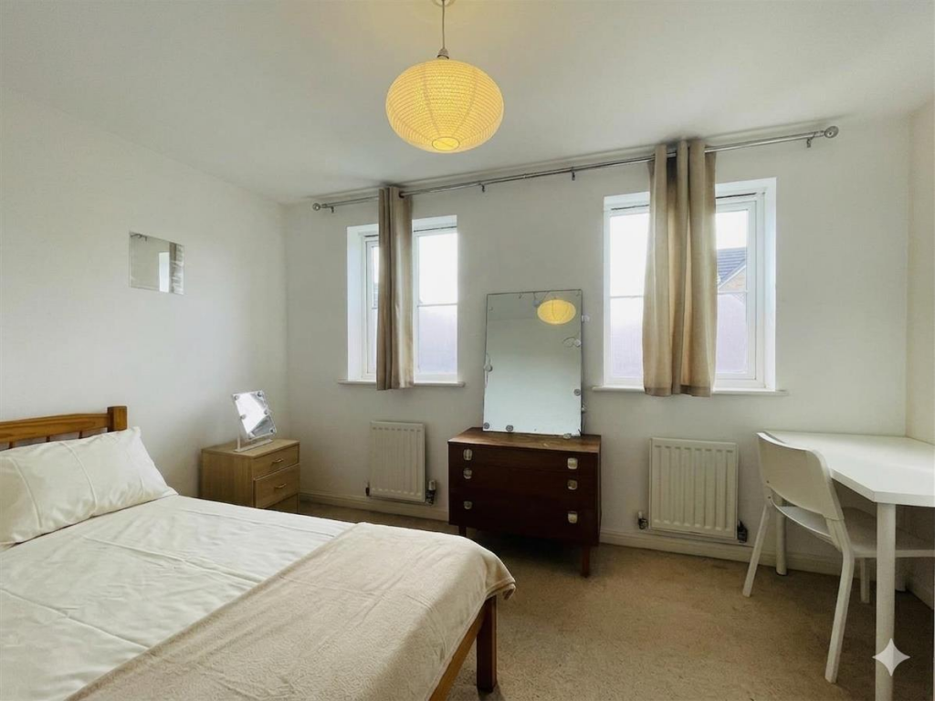 5 bedroom terraced house for rent