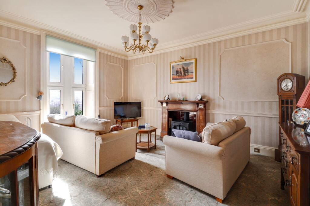 4 Park Drive South, Huddersfield, West Yorkshire, HD1 photo 2