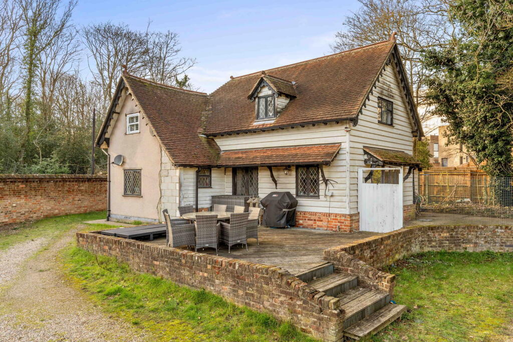 Main image of property: Little Warley, Brentwood CM13