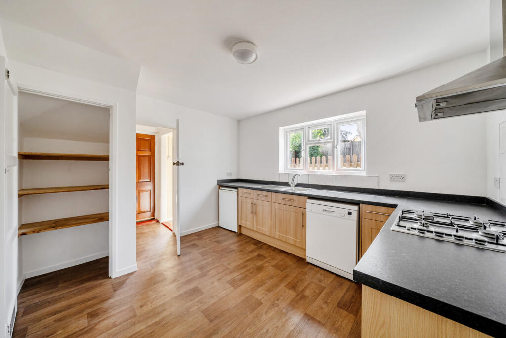 House in Farnham - View 5